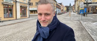 Enköpings kommundirektör får fallskärm