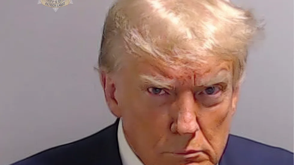 Donald Trump är ingen mobbare. Det hävdar märkligt nog tv-kändisen Dr Phil. Än märkligare är att de amerikanska väljarna mycket väl kan rösta fram denna farliga man som president i valet den 5 november.