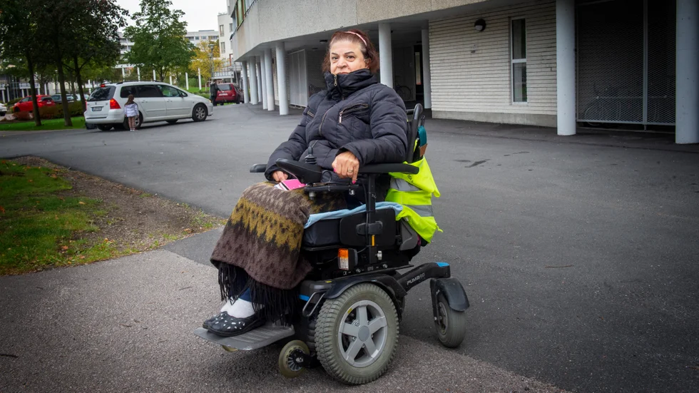 
Jeanette Saliba har bott i Brandkärr länge och gillar området, men berättar för SN att den senaste tidens händelser fått henne att känna en stark oro.
