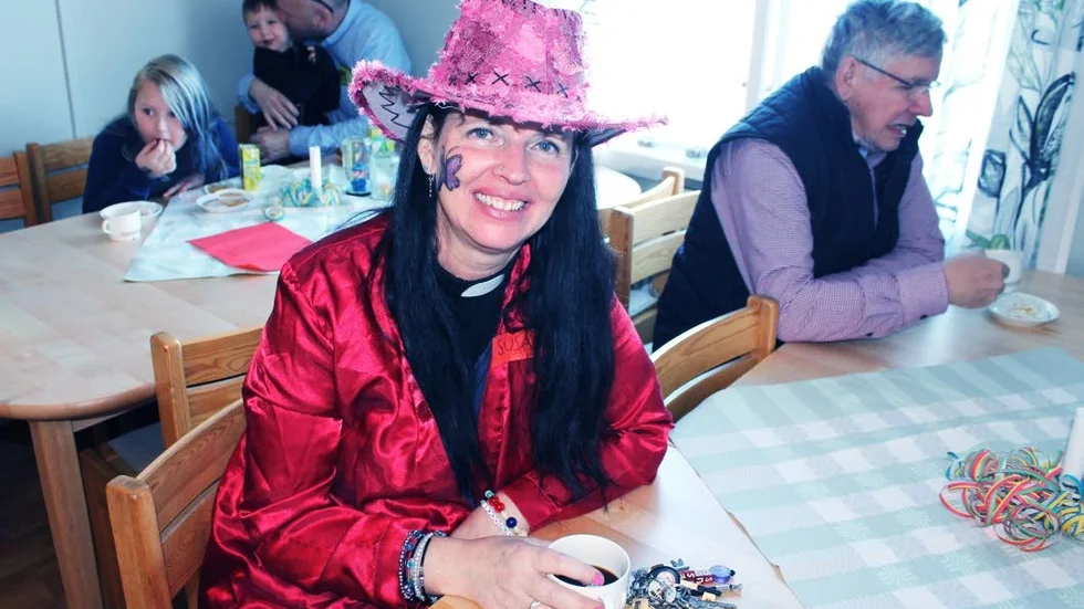 Susanne Angelöf är med i Tjällmo Reagerar. "Vi ville bidra så vi hoppas att det här ger lite pengar".