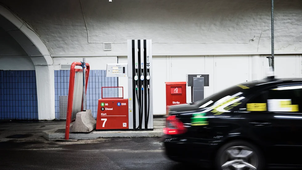 Mannen greps klockan 03:22 under natten mot onsdag i förra veckan. Han misstänks för förberedelse till mordbrand på flera platser. 