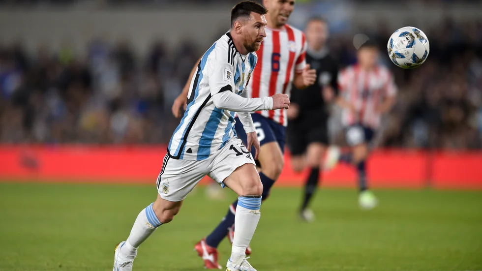 Argentinas Lionel Messi i VM-kvalmatchen mot Paraguay.