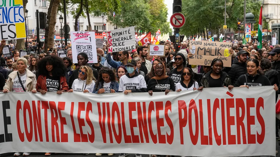 I den franska huvudstaden Paris demonstrerade tusentals människor under lördagen.