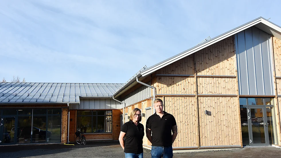 Hermelinen öppnar vårdcentralen på måndag, men invigningen sker redan på söndag. "Alla är välkomna", säger Lisa Morin, företagsservice, och Magnus Olivesten, vårdcentral.