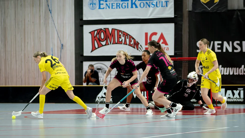 Moa Dynefalk, tillsammans med Ella Johannesson och Ellen Bäckstedt, skapade mycket framåt mot Malmö. 