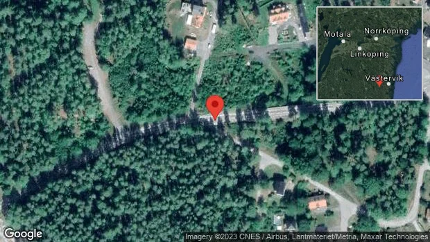 Fallna träd skapar problem i trafiken