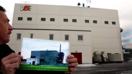 Omstridd. Leif Pettersson vid en av Gotlands mest omdiskuterade fasader. FOTO: HENRIK RADHE
