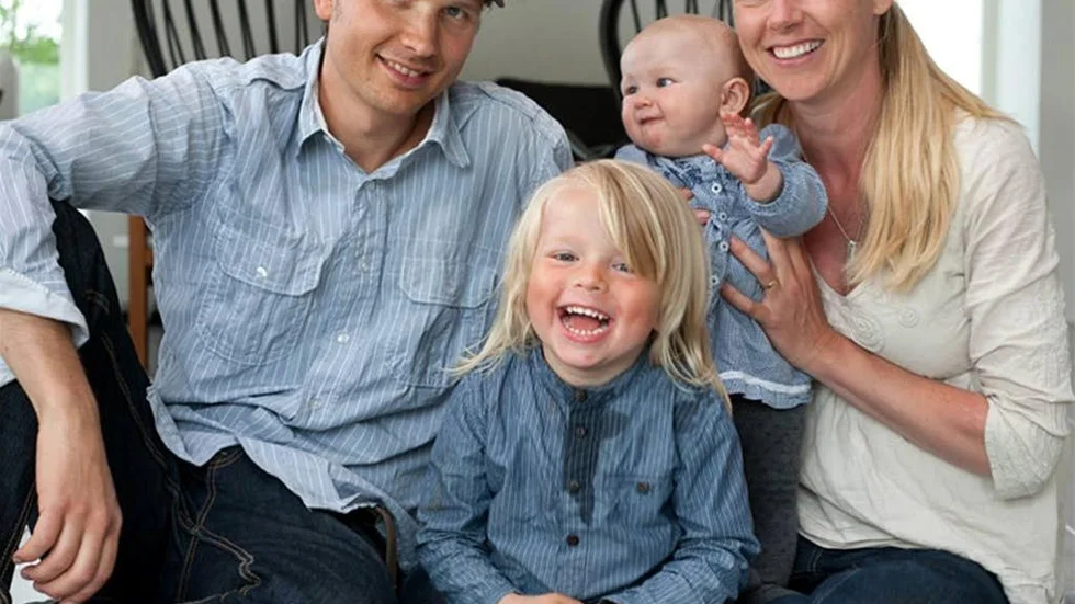 Caroline Edlund och Mikael Johansson, Gotland, fick den 20/12 dottern Enya. Storebror heter Elton. Paret kommer ursprungligen från Linköping.