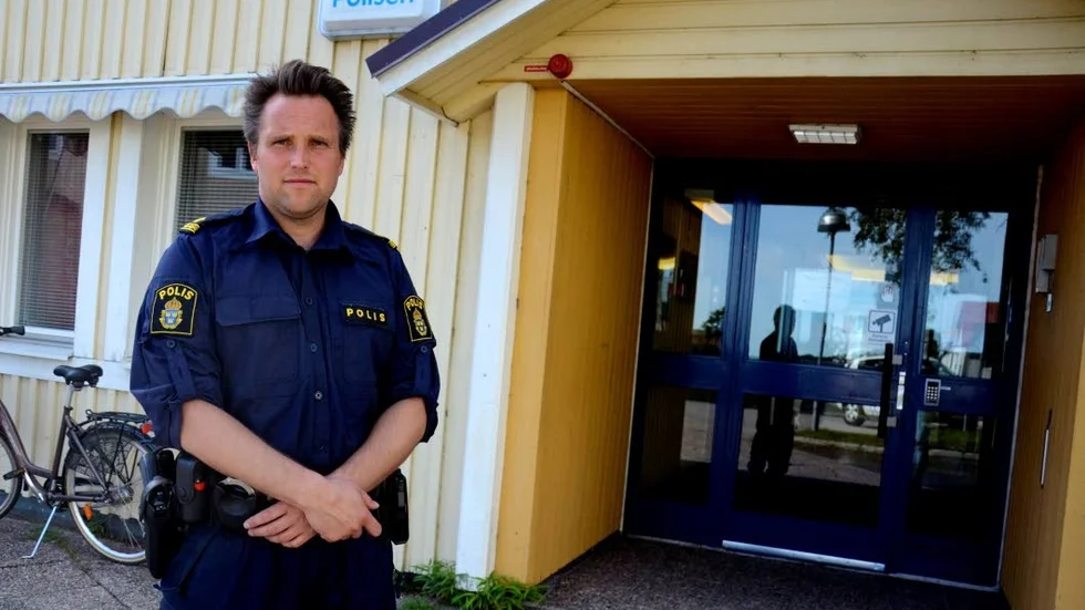 Avvägning. "Man kan inte vara raljant eller ironisk, då är det alltid någon som missförstår". För polisen Mikael Engren är facebook en del av arbetet.