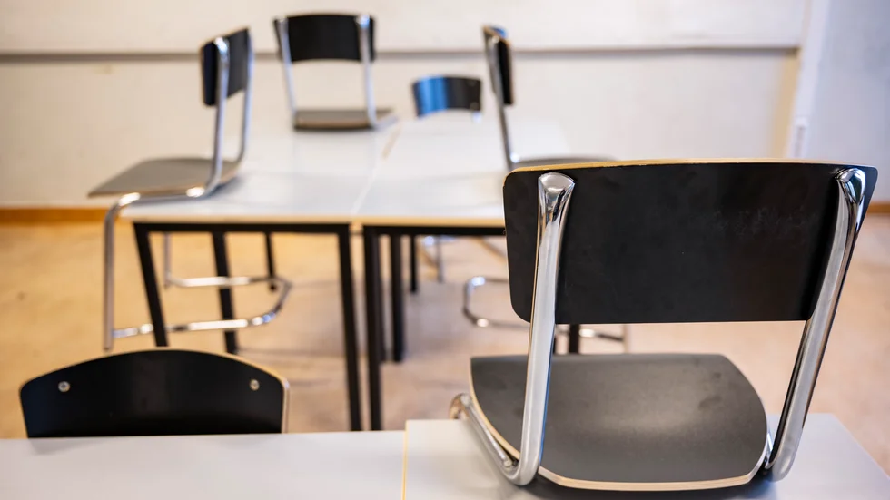 Mannen ska ha kommit i kontakt med flickan genom sitt jobb på en skola. Arkivbild.