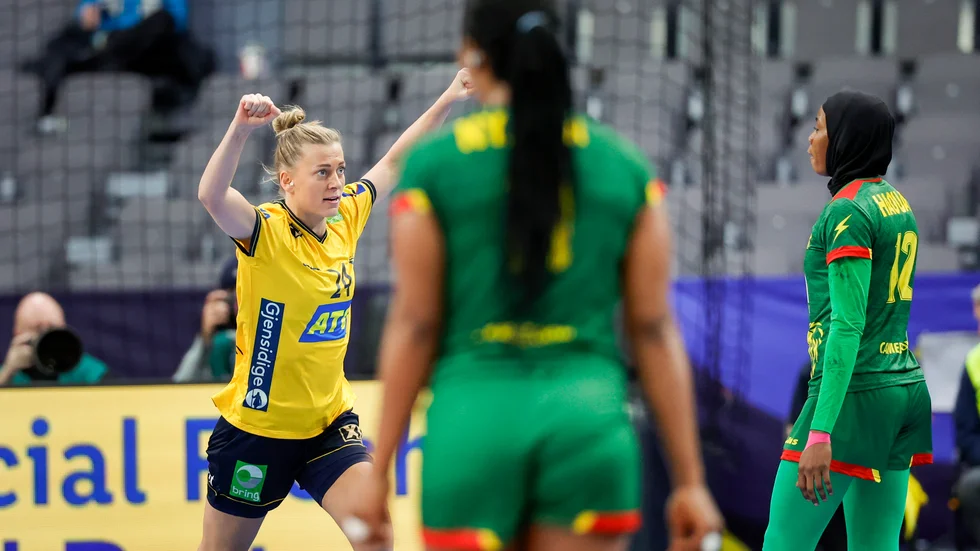 Nathalie Hagman jublar efter ett av sina mål mot Kamerun. Men hur står sig storsegern egentligen?