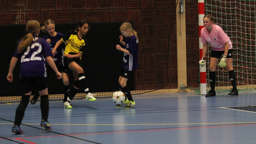 Motala FK mot Ödeshög i den sista matchen i lördagens seriespel. MFK hade två lag i premiären och de spelade mot Mantorp och Ödeshög.