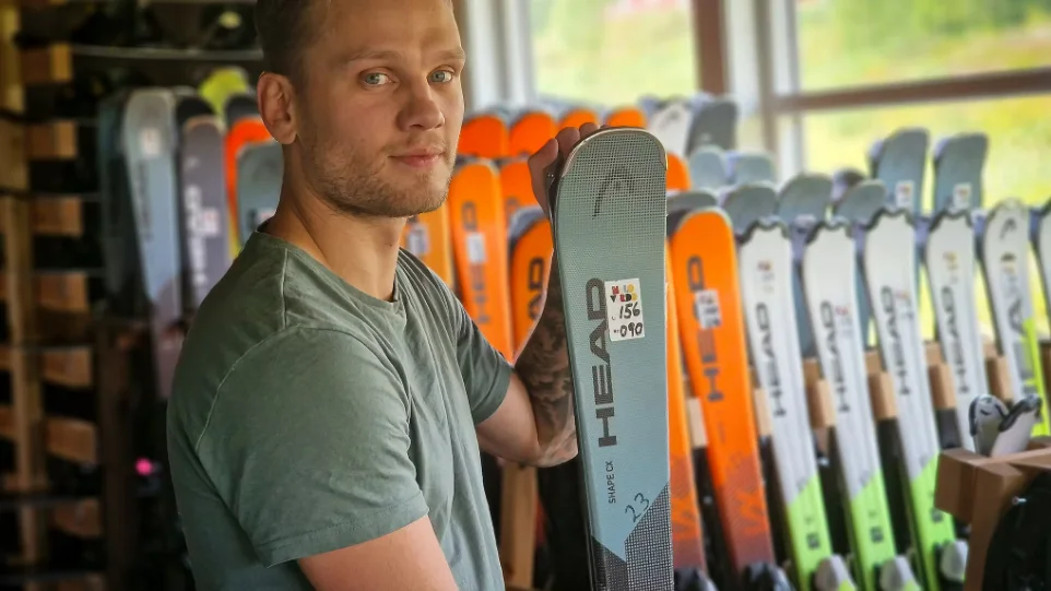 Det tidigare MMA-proffset Viktor Gustafsson från Skellefteå blir driftansvarig på skidanläggningen Nalovardo.