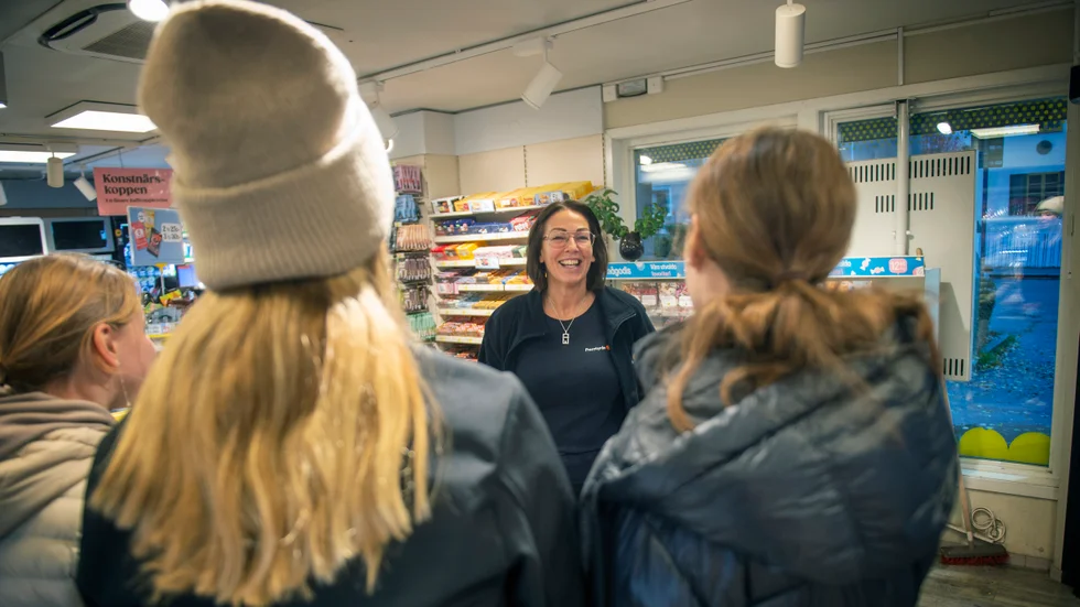 Jennie Haase är delägare i Pressbyrån vid bussterminalen tillsammans med Amelia Cedgren. Men det är de inte länge till.