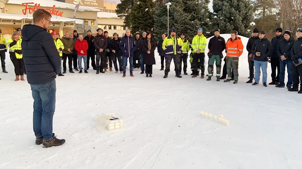 Tyst minut för den senaste veckans dödsoffer i arbetslivet.