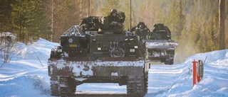 Militärövning påverkar trafiken i länet • Kilometerlånga kolonner