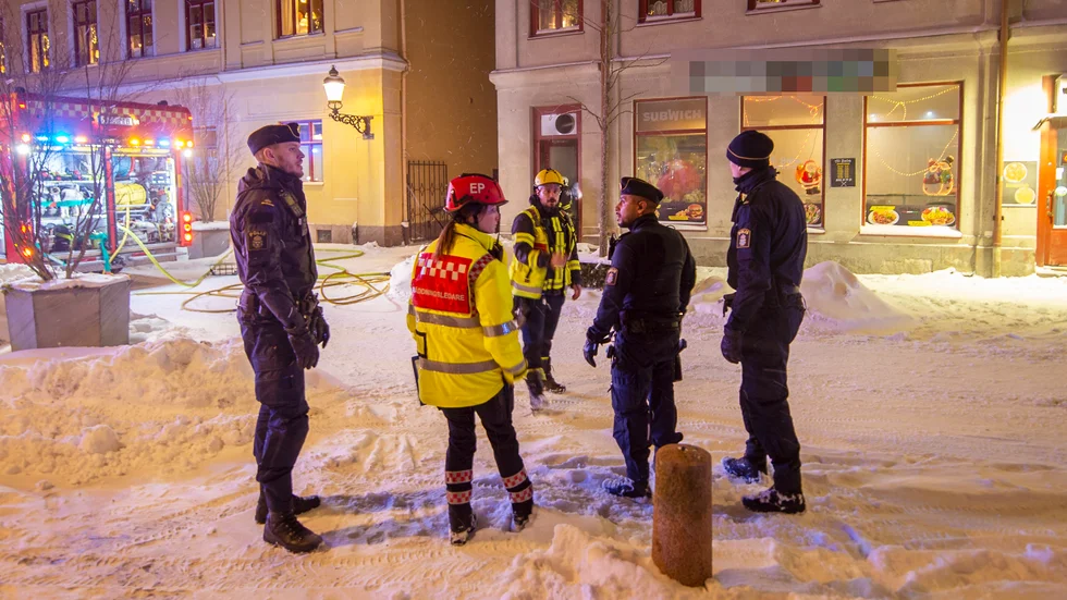 Polis, räddningstjänst och sjukvårdspersonal kom snabbt till platsen och kunde inleda räddningsarbetet. 