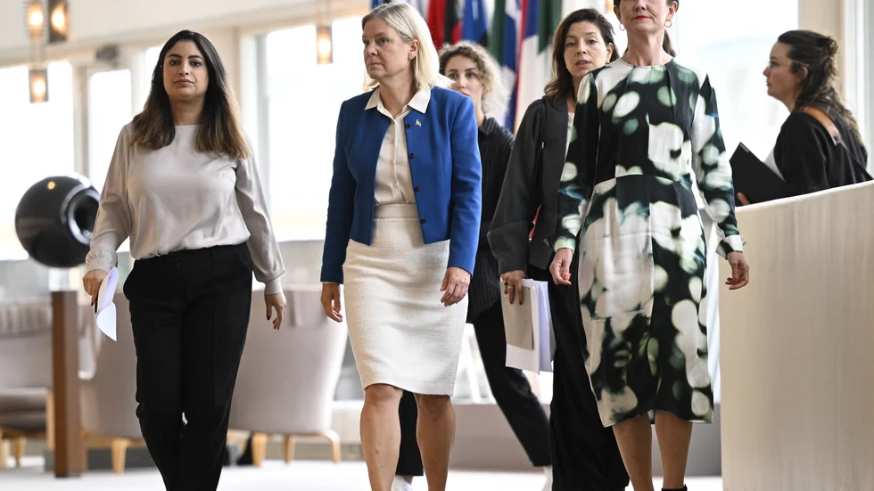 Nooshi Dadgostar (V), Magdalena Andersson (S) och Märta Stenevi (MP).