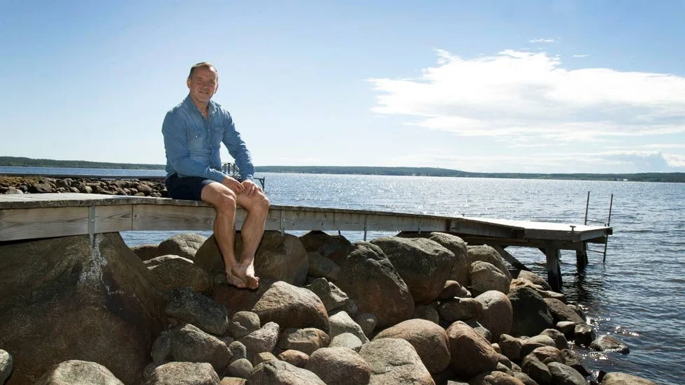 Brygga. Thomas Berglund trivs vid vattnet och med att vara ute med båten. Han tar gärna någon tur till en skärgårdsö.