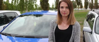 Bilfamiljen hänger, cruisar och mekar