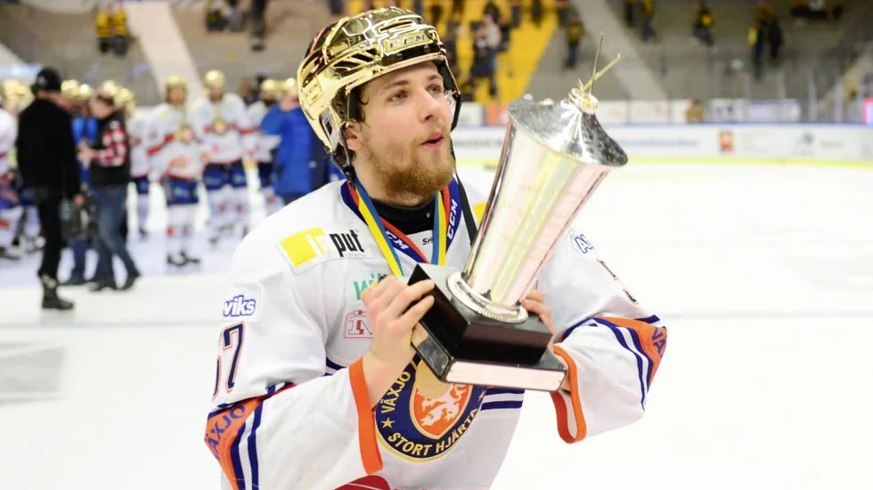 Arvid Lundberg har två SM-guld - ett med Skellefteå och ett med Växjö, här ifjol.