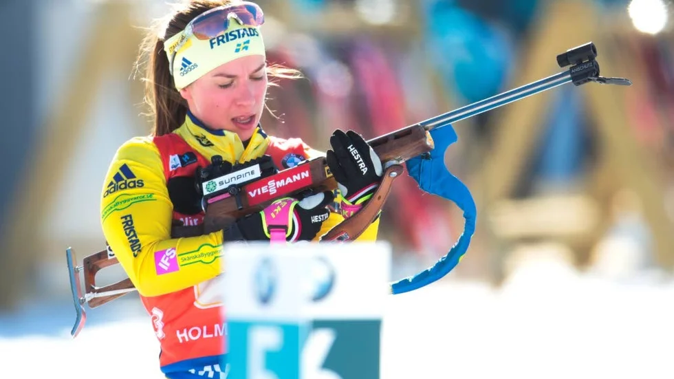 Anna Magnusson tog EM-silver tillsammans med Jesper Nelin. Båda tävlar för Piteå Skidskytteklubb.