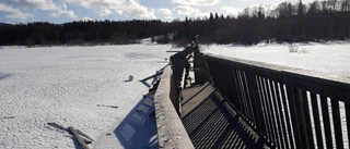 Gångbro slets loss