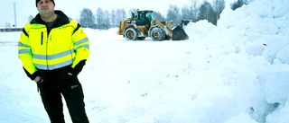 Hårt jobb för snöröjarna