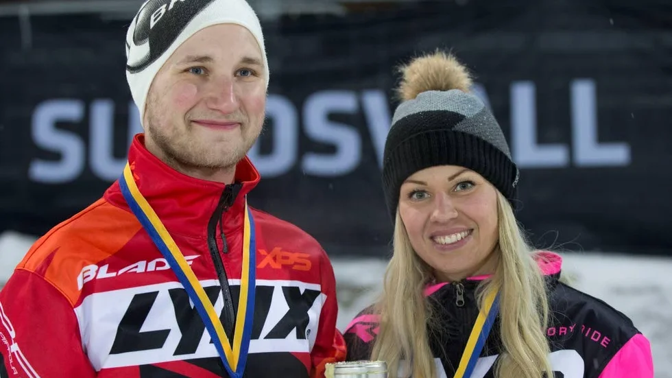 Adam Öhman silvermedaljer och Elina Öhman guldmedaljör.