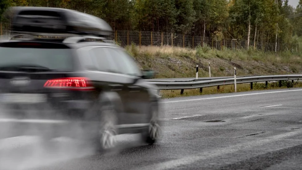 Kvinnan riskerar nu böter för tre trafikbrott. (Arkivbild)