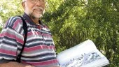Tjalves Göran Axelsson har koll på kartan inför helgens DM-tävlingar i Kolmården.
FOTO: JANNE FORSBY