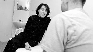 Från början hade inte Ulrika Ljungdahl tänkt arbeta med missbrukare men idag kan hon inte tänka sig något annat.  Många gånger upplever jag att ger mig så mycket. Jag ser en sida hos de här personerna som andra inte ser, förklarar hon.
FOTO: ANITA KJELLBERG