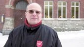 Peter Jonasson arbetade tidigare som civilekonom på världsledande företag bland annat i Stockholm men kände ett kall och omskolade sig till officer, präst, inom Frälsningsarmén.
FOTO: ROBERT SVENSSON