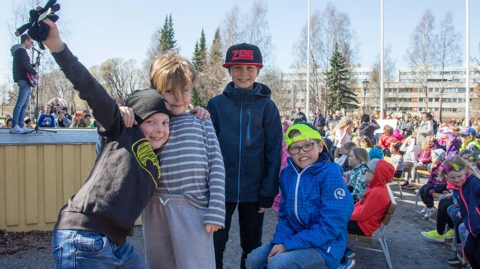 Oliver Andersson och Axel Sandberg från Björklundaskolan tillsammans med Wilmer Osbakk och Hugo Björkman från Sjulnässkolan.