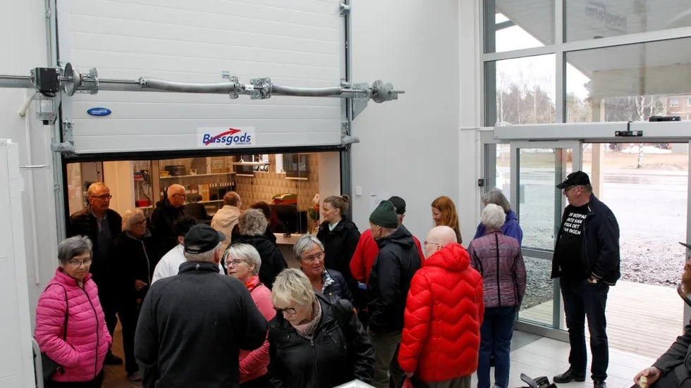 Gott om folk tog tillfället i akt att komma på invigningen.