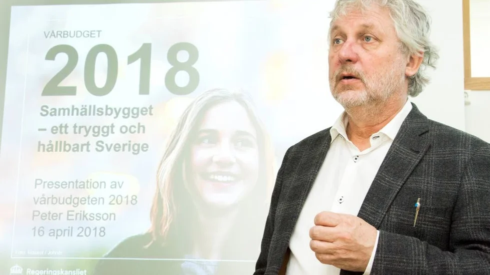 Peter Eriksson (MP) är glad att kunna presentera regeringens beslut att avsätta pengar för Norrbotniabanan. Det ökar chansen att sträckan Umeå-Skellefteå kan byggas i ett svep. (Arkivbild)