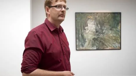 Lars-Ove Östensson har skapat intressanta kontraster i den utställning som öppnar i helgen.