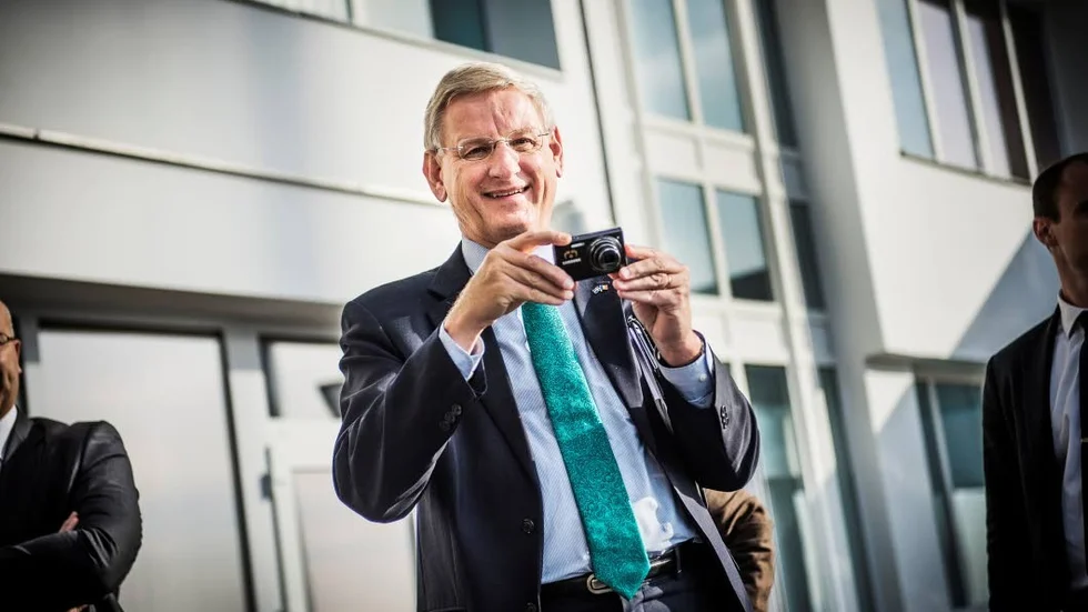 Utrikesminister Carl Bildt besökte tidigare i dag Migrationsverket i Norrköping för samtal och diskussioner med verkets ledning.