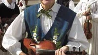 Spelmannen Karl-Åke Nyman skulle fylla 80 på midsommardagen och hyllades i förväg redan dagen innan. Foto: MATTIAS AHLM