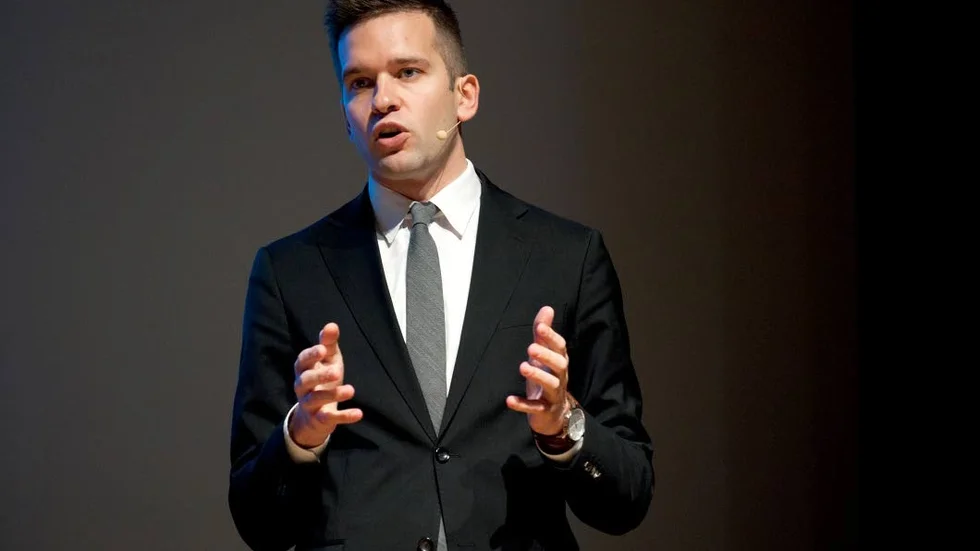 Folkhälso- och sjukvårdsminister. Gabriel Wikström menar att eftersom utvecklingen inom vården hela tiden går framåt kommer det alltid vara brist på resurser och därför måste prioriteringar alltid göras.