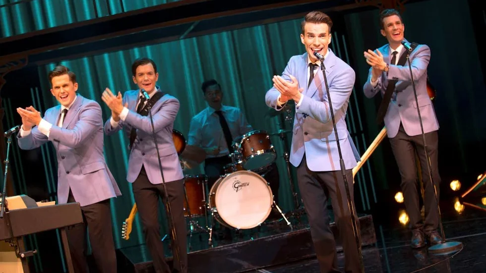 Back to the 60's. Musikalen Jersey Boys tar oss med på en resa till 60-talet och följer The Four Seasons bergochdalbana i musikbranschen. På bilden: David Lindgren, Peter Johansson, Bruno Mitsogiannis och Robert Rydberg.
Foto: Mars Bäcker