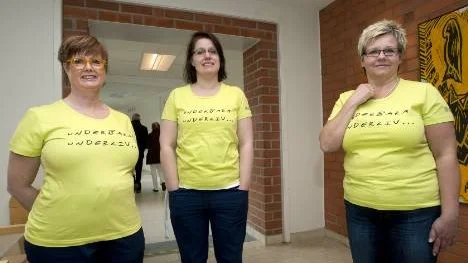 Anja Norén, Anna Lundqvist och Ingela Adamsson kommer utföra cellprovstagningar på den specialbyggda bussen.