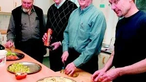 Rolf Peterson, Nils-Gunnar Johansson, Åke Zetterfeldt och Lasse Pynnönen ordnade frukosten.