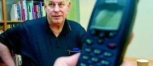Hans jobb: Ta reda på om strålningen är farlig för hälsan