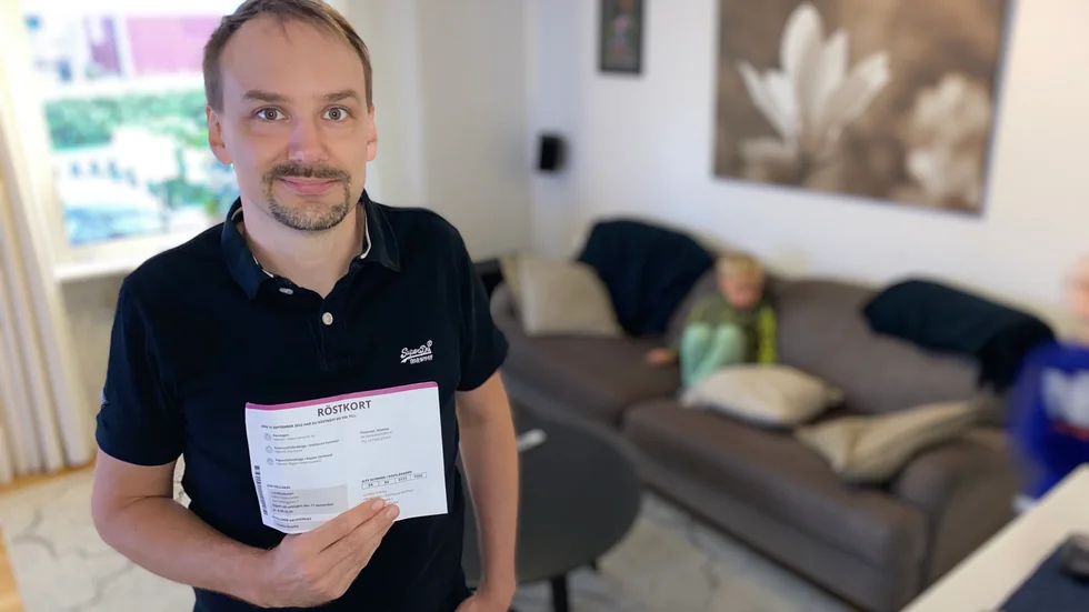 Mattias Flodman var rädd att hans röst inte skulle räknas, när han tvingades pressa och vika ner valsedeln i kuvertet.