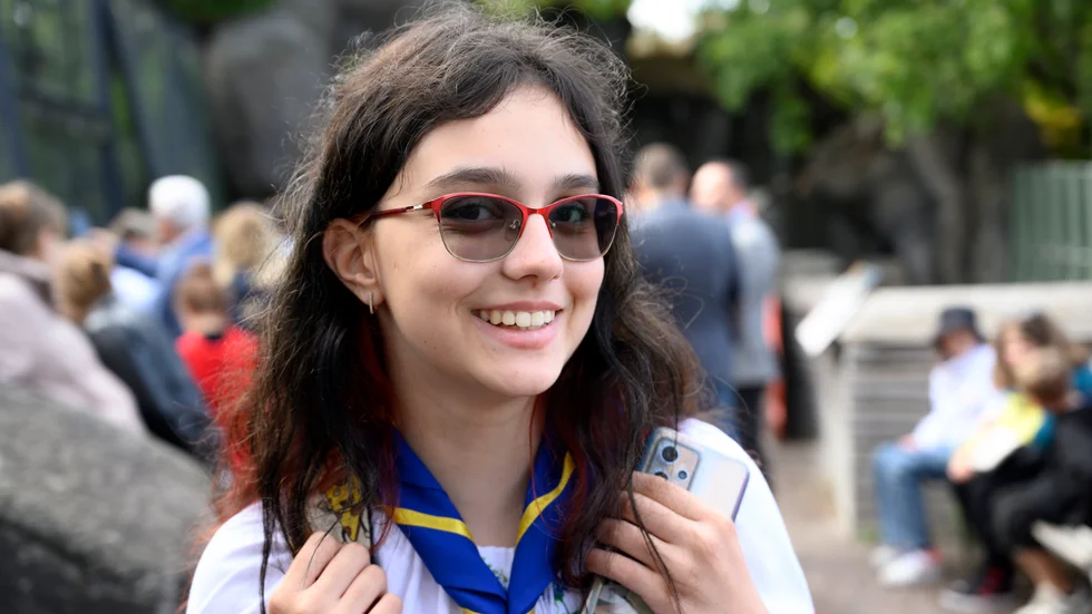 14-åriga Yulia gillar den svenska naturen: "Häromdagen när jag var ute i skogen såg jag en massa blåbär och svamp", säger hon.
