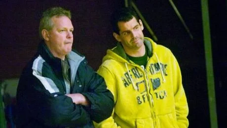 Kelly Grant har fått förfrågan att ta tillbaka huvudansvaret efter Paul Burke. Paul tog, efter ett möte med spelarna i går,              beslutet att byta huvudansvaret för laget till att i fortsättningen bli assisterande coach.