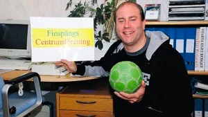 Anders Lund är en man med många järn i elden: vid sidan av arbetet som centrumledare är det handbollen som har den största platsen i hans liv. Foto: Johan Gustafsson.