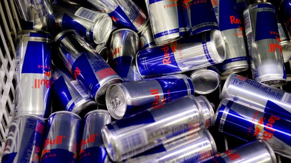 Vanligaste. Red bull är kanske den mest kända energidrycken i Sverige. De var bland de första och sponsrar många häftiga sport och extremsportsevenemang.