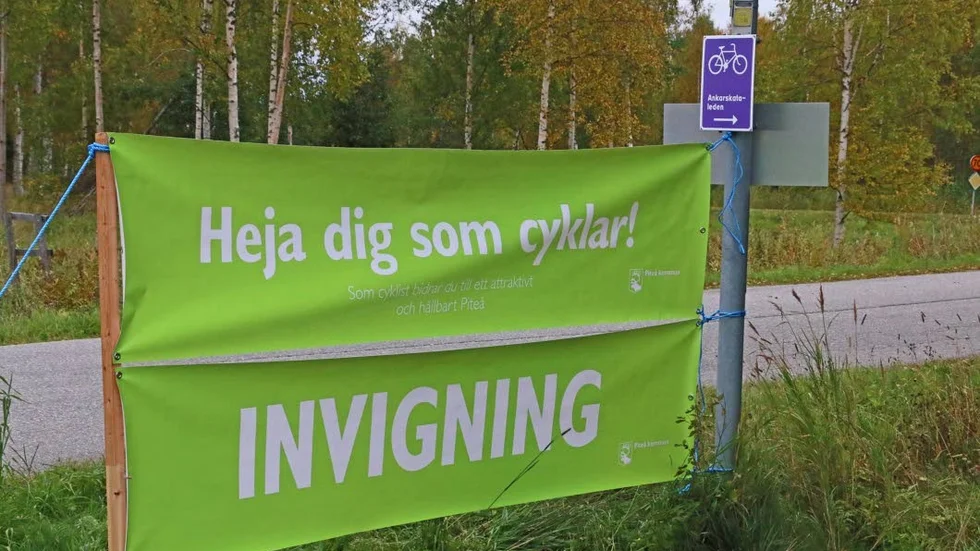 Tydligt budskap. Heja dig som cyklar! Tydligare kan det inte sägas, fast det borde kanske stå "...cyklar eller  går!"